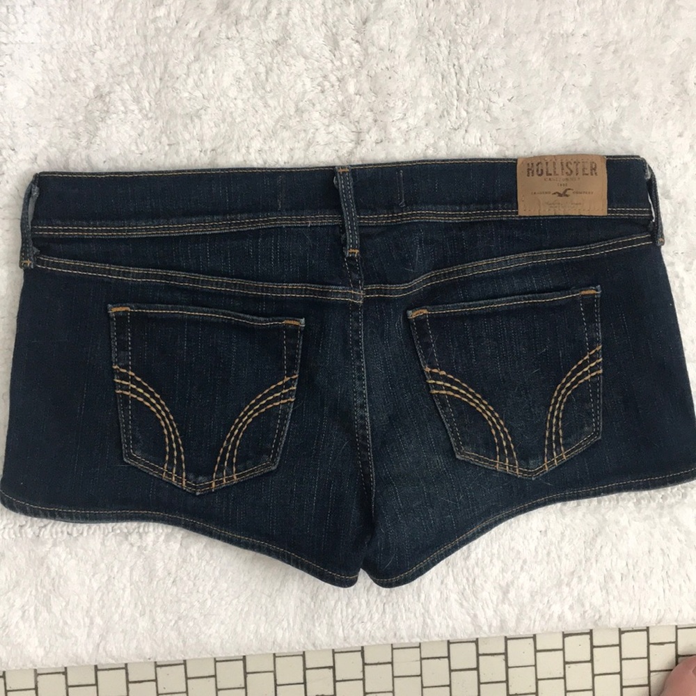 Vintage Hollister shorts. Low/medium rise